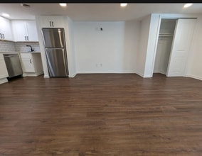 738 11th St NE, Unit 3 in Washington, DC - Foto de edificio - Building Photo