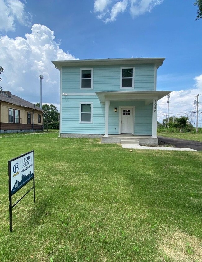 property at 1046 Greenlaw Ave