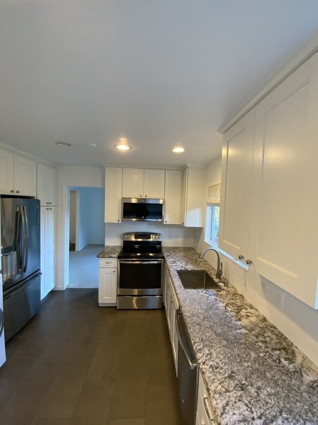 675 Sharon Park in Menlo Park, CA - Building Photo - Building Photo
