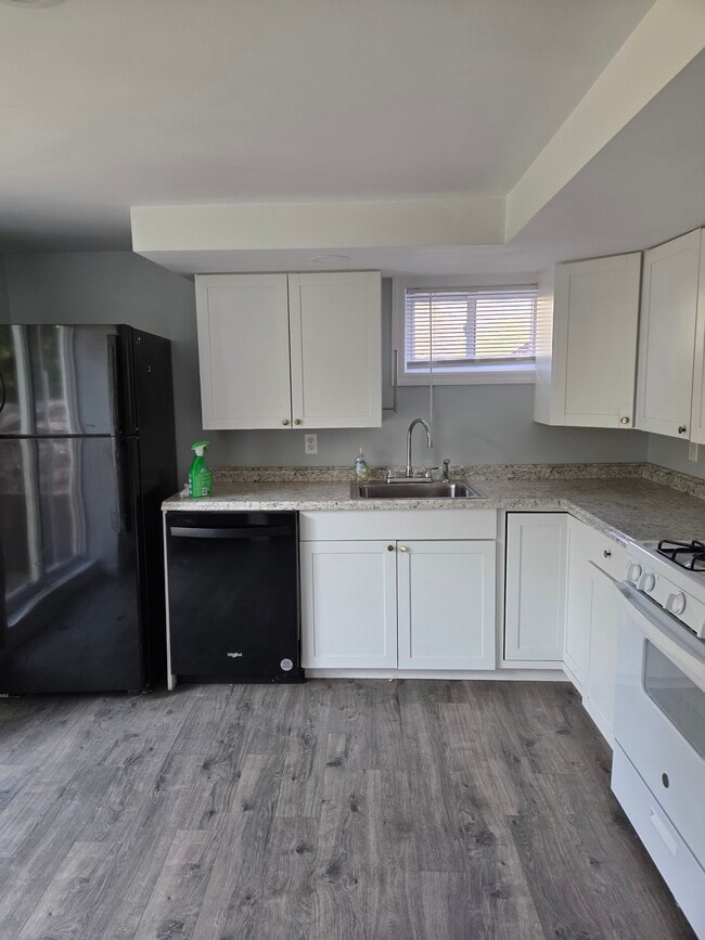 14 Sugar St, Unit Lower level