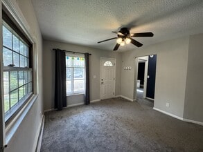 935 Tuscarora Ave W in St. Paul, MN - Building Photo - Building Photo
