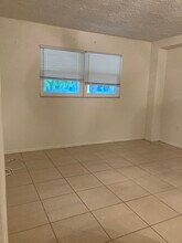 917 Red Bird Rd in Key Largo, FL - Foto de edificio - Building Photo