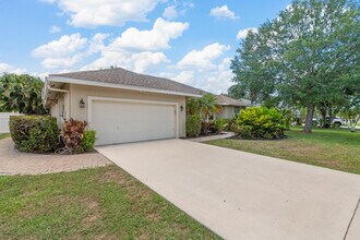 13853 Norwick St in Wellington, FL - Building Photo - Building Photo