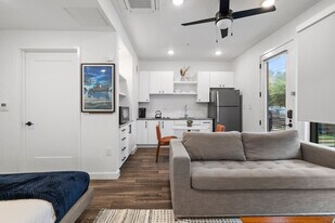 49 Navasota St in Austin, TX - Building Photo