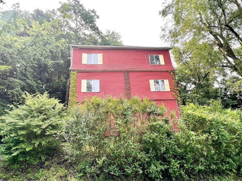 906 14th St-Unit -2nd Floor in Ambridge, PA - Building Photo