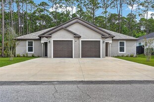44 Regency Dr in Palm Coast, FL - Building Photo