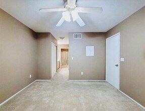 8070 W Russell Rd in Las Vegas, NV - Building Photo - Building Photo