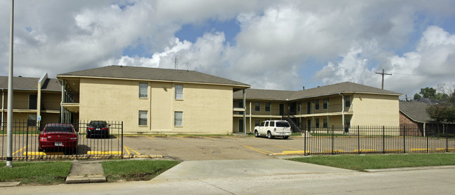 Melrose I in Baton Rouge, LA - Building Photo - Building Photo