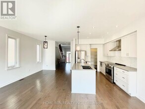 507 Borbridge Ave in Ottawa, ON - Building Photo - Building Photo