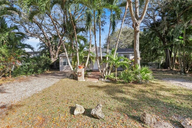 5111 SW 73rd Terrace in Miami, FL - Building Photo - Building Photo