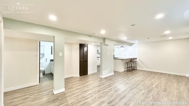 420 Midwood Cres in Waterloo, ON - Building Photo - Building Photo