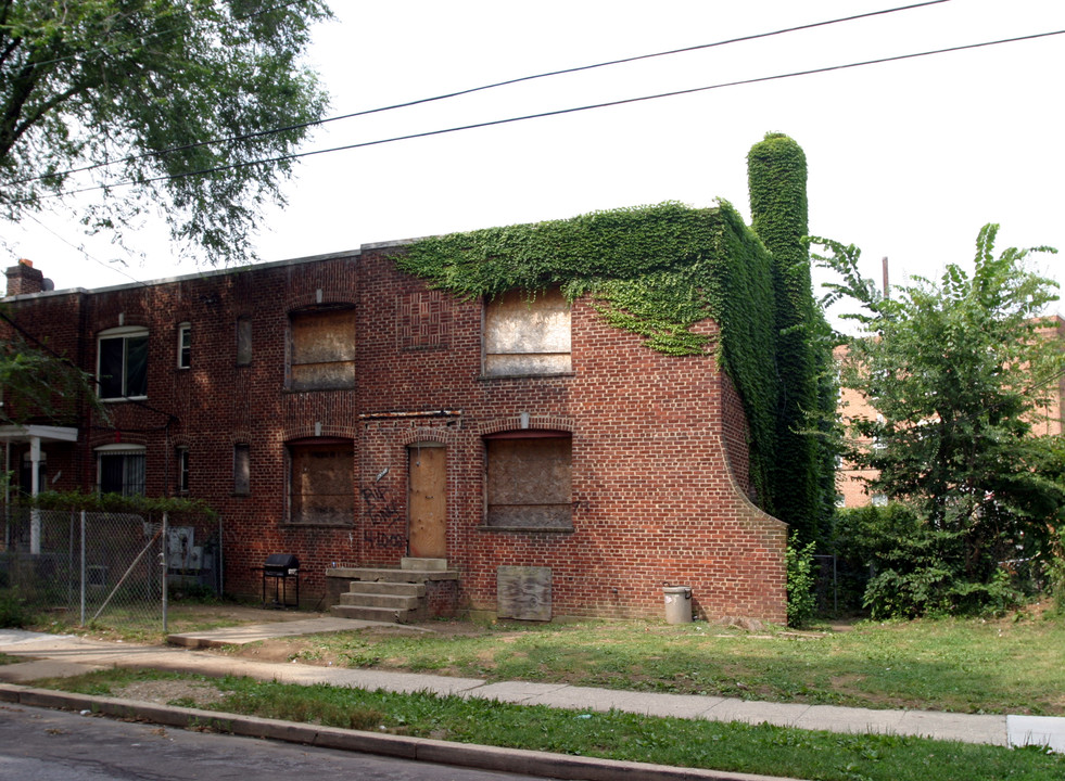 4325 Halley Ter SE in Washington, DC - Foto de edificio