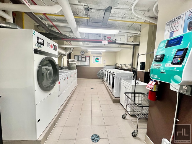 WEST 45 STREET, Unit 2E in New York, NY - Building Photo - Building Photo