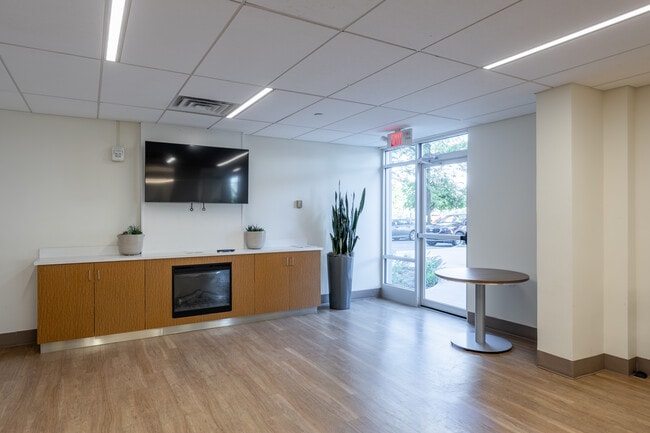 Grace West Manor in Newark, NJ - Foto de edificio - Interior Photo