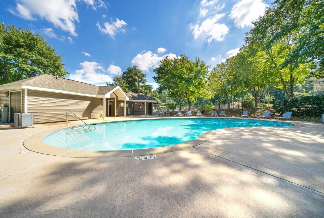 The Greens at Cascade Apartment Homes in Atlanta, GA - Building Photo