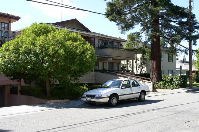 915 Menlo Ave in Menlo Park, CA - Building Photo - Building Photo