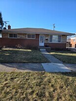 27294 W Pleasant Ridge Dr in Dearborn Heights, MI - Building Photo