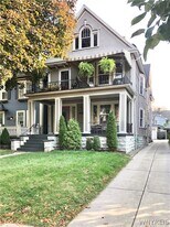 711 Lafayette Ave in Buffalo, NY - Building Photo