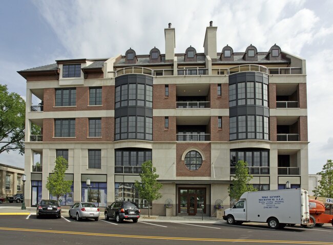 250 Martin St in Birmingham, MI - Building Photo - Building Photo