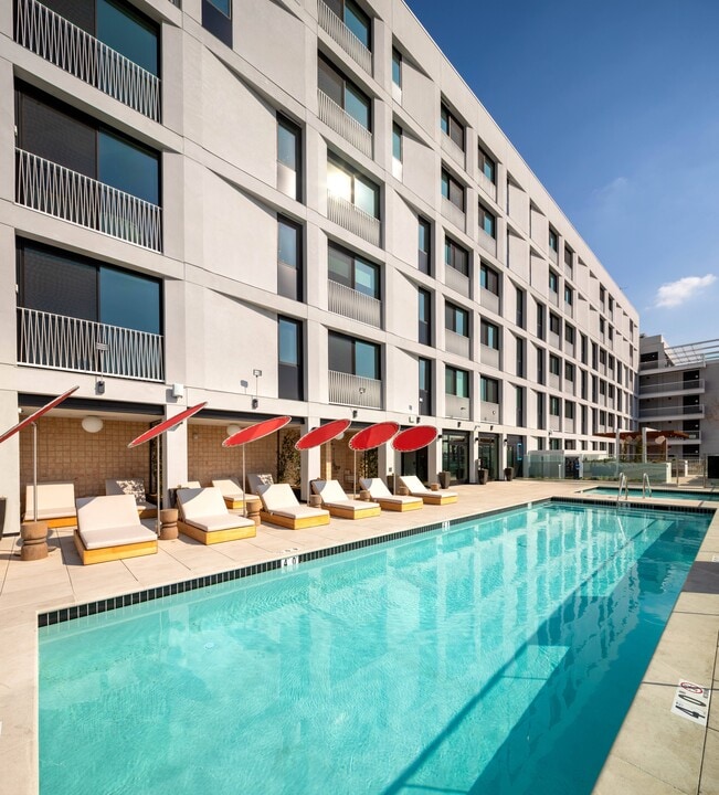 Park East in Los Angeles, CA - Building Photo