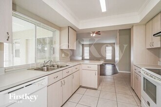 226 SE 8th St in Cape Coral, FL - Foto de edificio - Building Photo