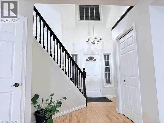 23 Marsh Crescent in Guelph, ON - Building Photo - Building Photo