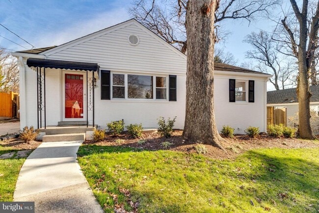 property at 10003 Portland Pl