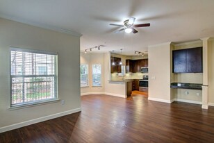 2951 N Loop 336 W, Unit Unit #1027 in Conroe, TX - Building Photo