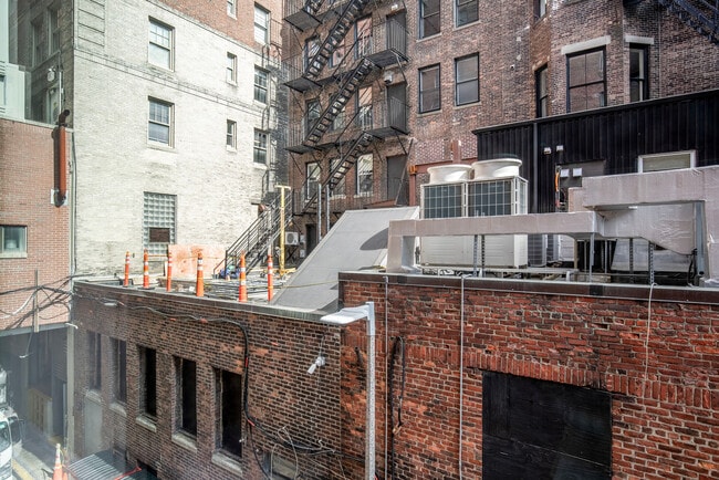 12 Commonwealth Ave in Boston, MA - Building Photo - Building Photo