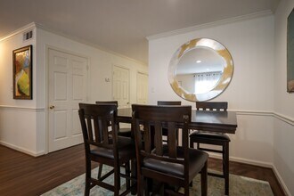 210 E Cloverhurst Ave in Athens, GA - Building Photo - Building Photo