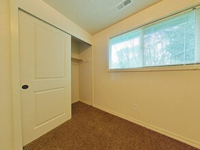 860 SE Lilly Ave in Corvallis, OR - Building Photo - Building Photo