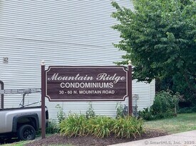 36 N Mountain Rd in New Britain, CT - Building Photo