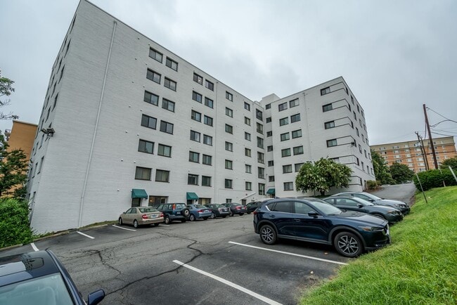 property at 2016 N Adams St