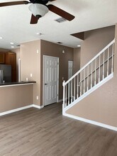 2424 Grand Central Pkwy in Orlando, FL - Building Photo - Building Photo