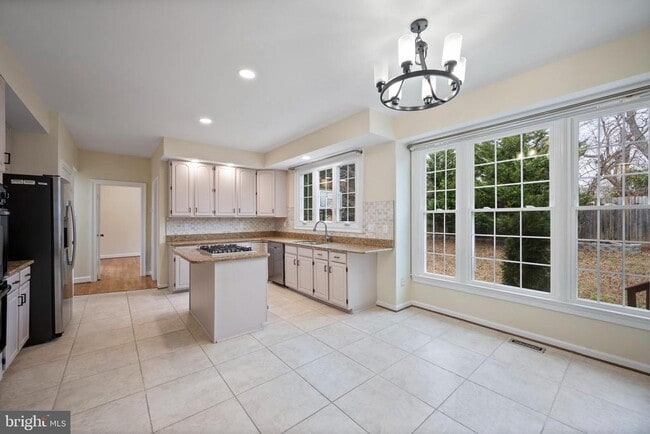 1324 Pleasant Meadow Rd in Crofton, MD - Building Photo - Building Photo