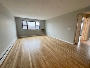 91 Spring St, Unit C2 in Boston, MA - Building Photo - Building Photo