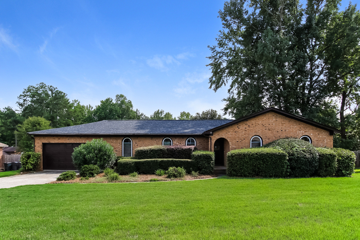 111 Morehead Ct in Martinez, GA - Building Photo