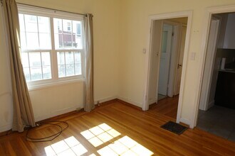 2571 Virginia St, Unit 1 in Berkeley, CA - Foto de edificio - Building Photo