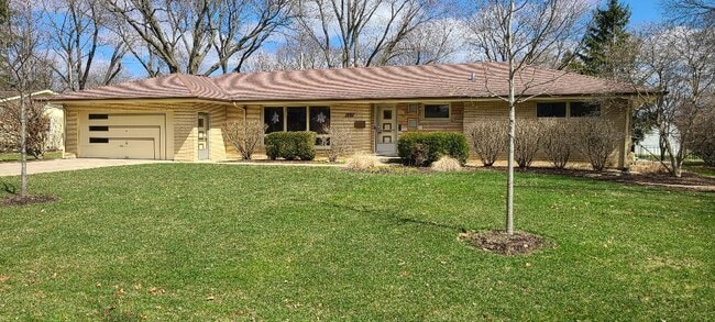 property at 607 Willow Ln