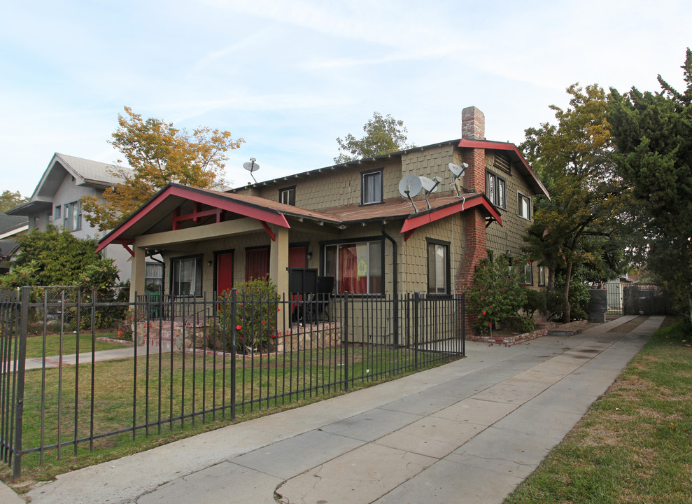 207 N Avenue 56 in Los Angeles, CA - Building Photo