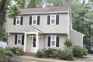 401 Walton Park Rd in Midlothian, VA - Building Photo