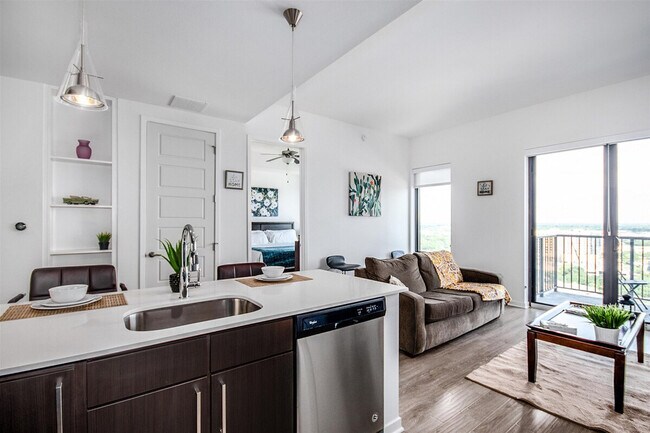 2002 Holcombe Blvd, Unit SI ID1359170P in Houston, TX - Foto de edificio - Building Photo