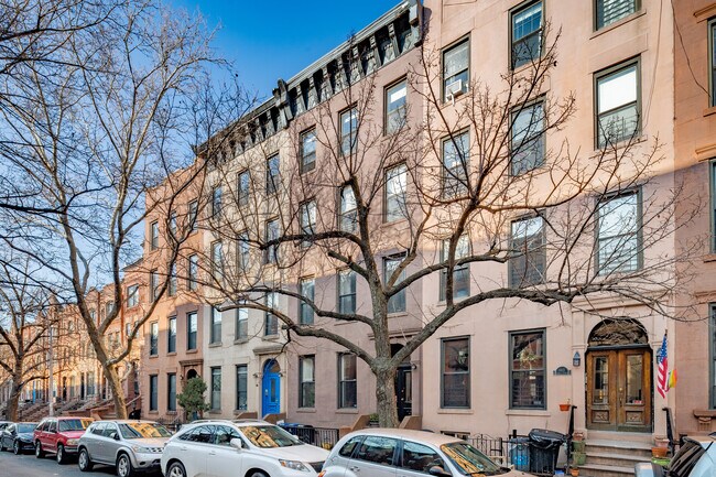 661 Carroll St in Brooklyn, NY - Foto de edificio - Building Photo
