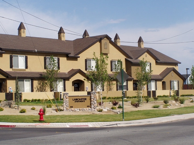 Lancaster Townhouse Apartments in Reno, NV - Foto de edificio