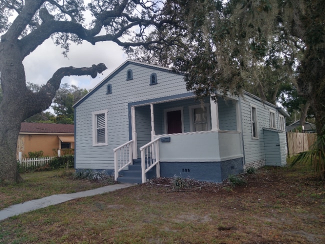 905 E Osborne Ave in Tampa, FL - Building Photo - Building Photo