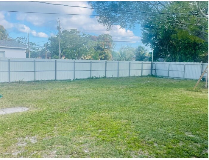 1510 NW 130th St in North Miami, FL - Building Photo