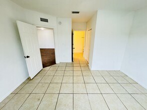 1157 Golden Lakes Blvd in Royal Palm Beach, FL - Building Photo - Building Photo