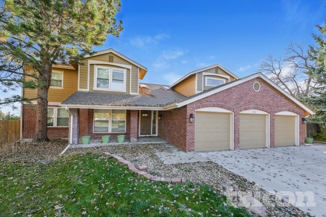 property at 7412 Pembroke Ct