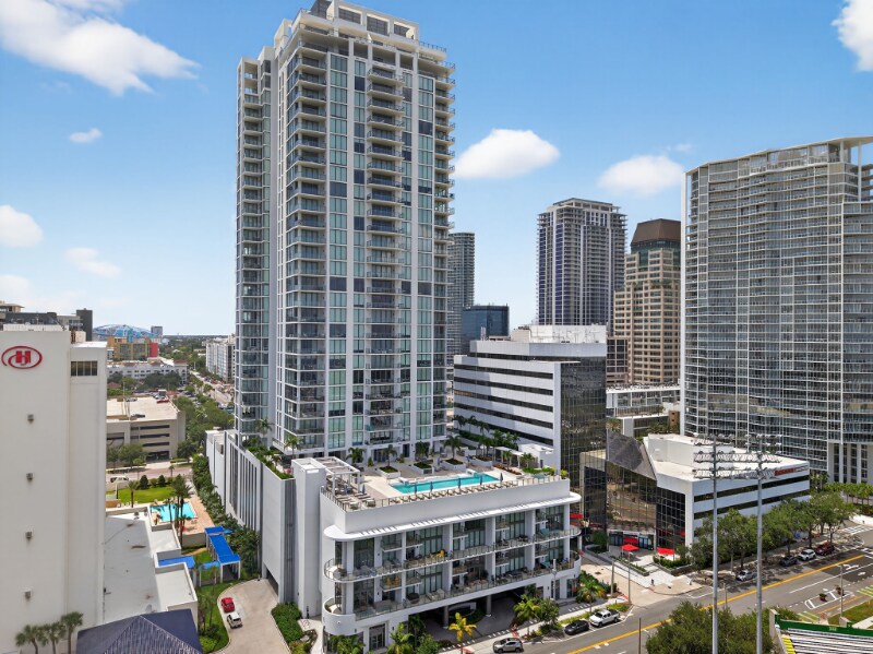 301 1st St S in St. Petersburg, FL - Building Photo