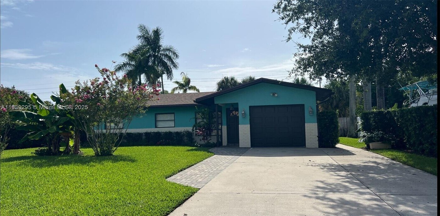 116 NW 3rd Ct in Boca Raton, FL - Building Photo